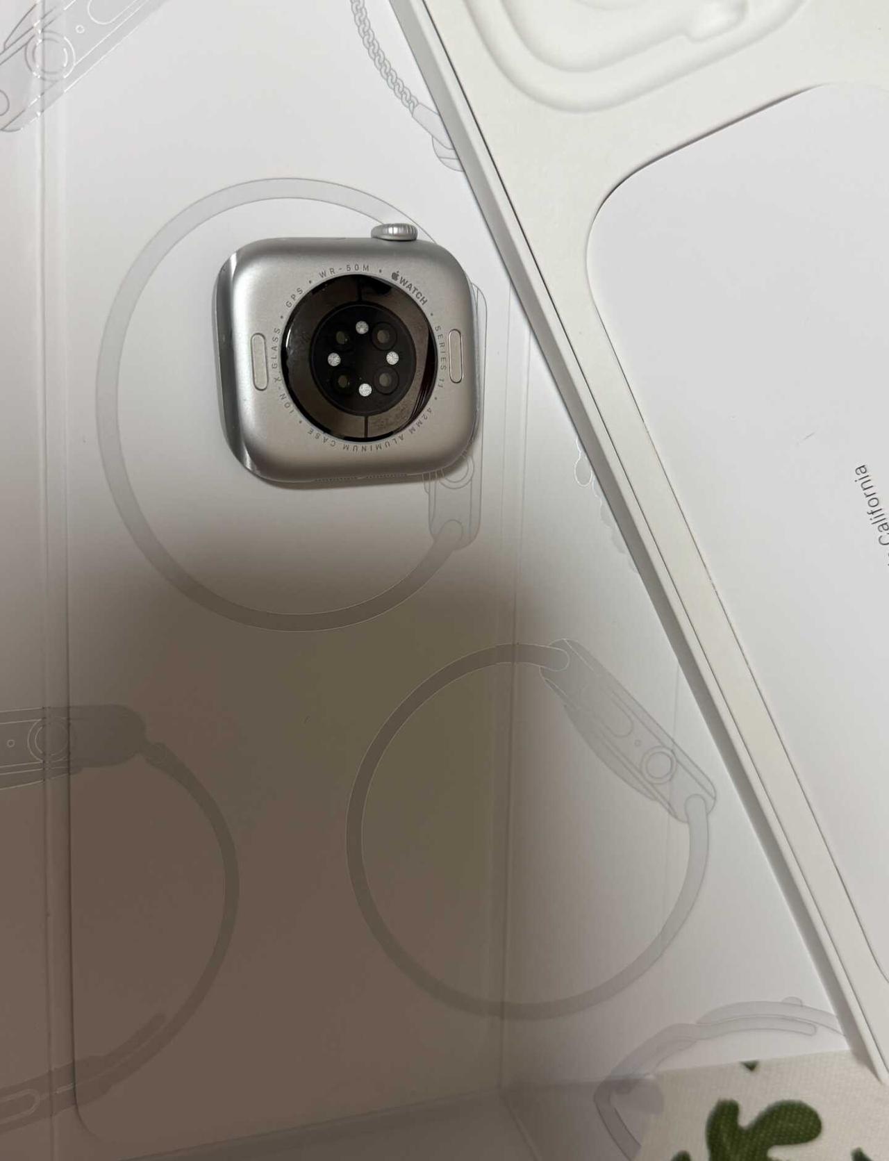 出apple watch s11 42mm 玫瑰金
99.99新 苹果手表s11