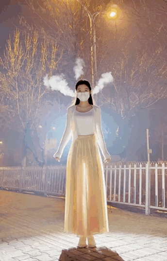 美女，寒冬的夜需要的是你的三昧真气#😍美丽冻人#