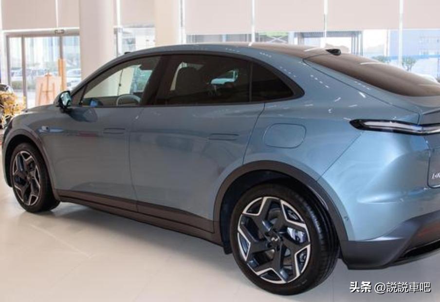 今天给友友们分享几个新能源车避坑小 tips：
选新能源车，说真的，续航别信宣传