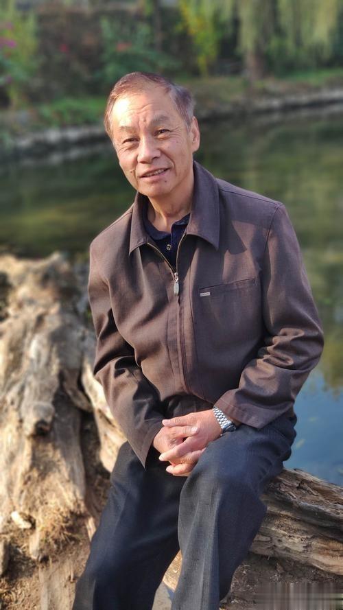 不知道你们发现了没?身边很多退休的老人，他们的真实生活其实是这样的。

我发现身
