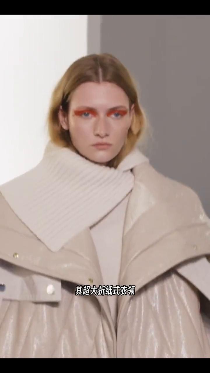 spa max的时装叙事围绕动感展开，亦如其核心女性形象。本系列同样与时俱进，形