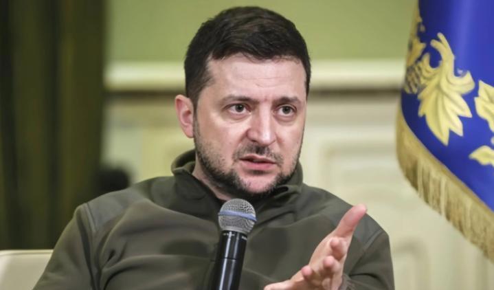 特朗普对泽连斯基的最后通牒早已失效了，乌克兰新的总统选也销声匿迹了，特朗普开始忙