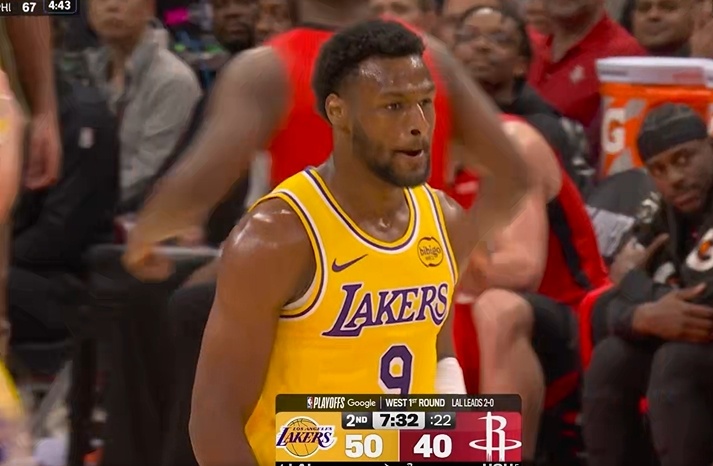 NBA季后赛历史首次父子连线 、詹姆斯送布朗尼空接反篮打进 NBA季后赛历史首次