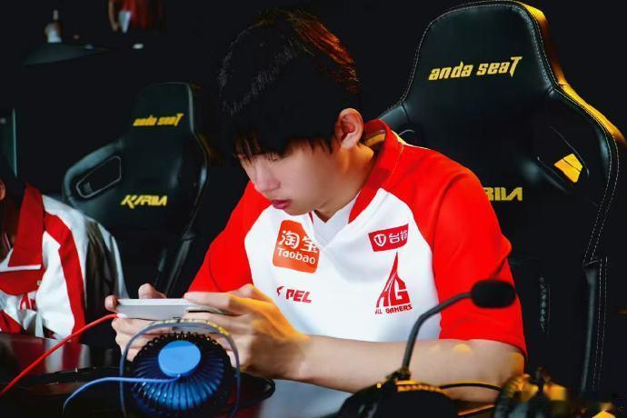 仙崽春决5淘汰MVPWBG决赛首鸡没想到春决开局状态这么顶，仙崽个人手感爆棚，这