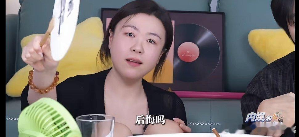 罗正经纪人问罗正前女友后悔吗罗正意外走红后，经纪人潇潇直播隔空质问其前女友是否后