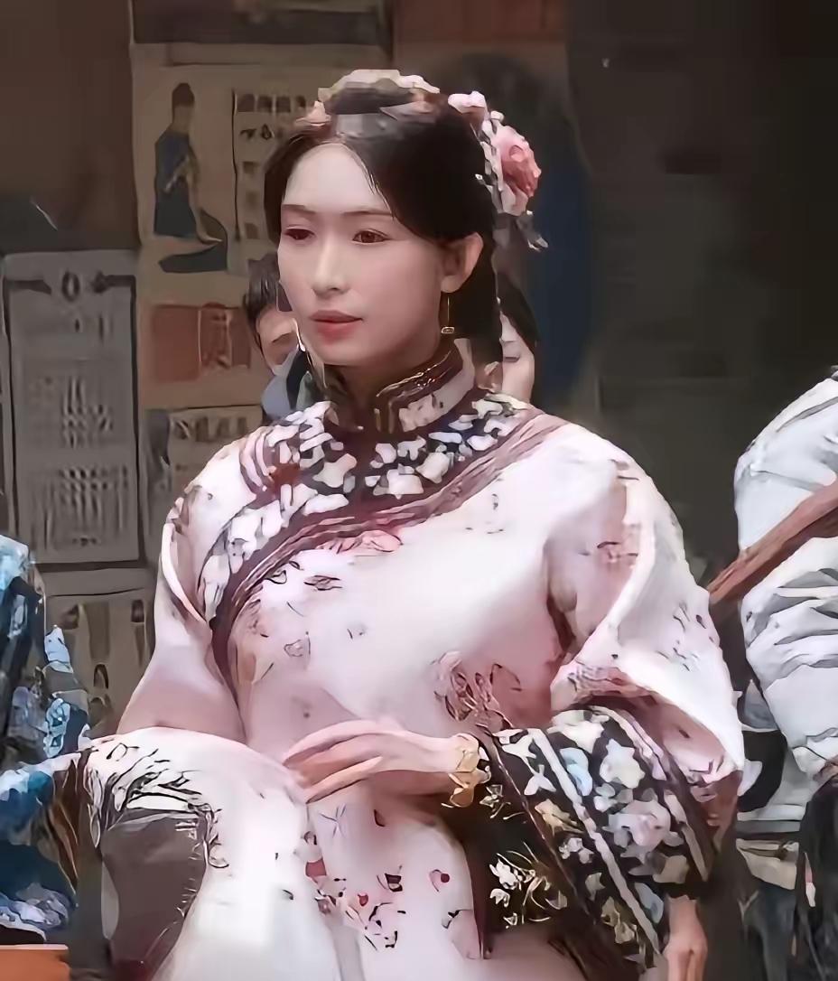 这位女艺人彻底凉了！
立场失守，再高的人气也留不住！
一边在国内市场赚取收益，一