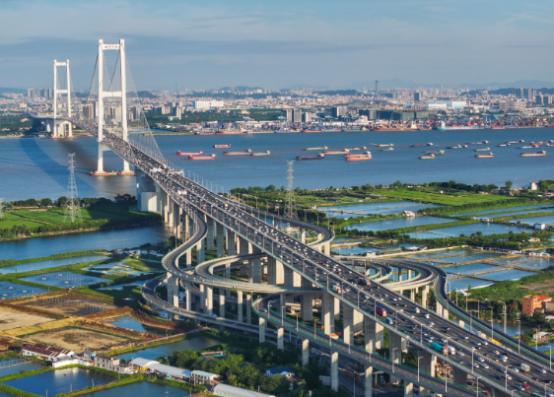 撑死十年，只要国内不出大乱子、不捅娄子，中国十有八九会长成一个让欧美日集体倒吸凉