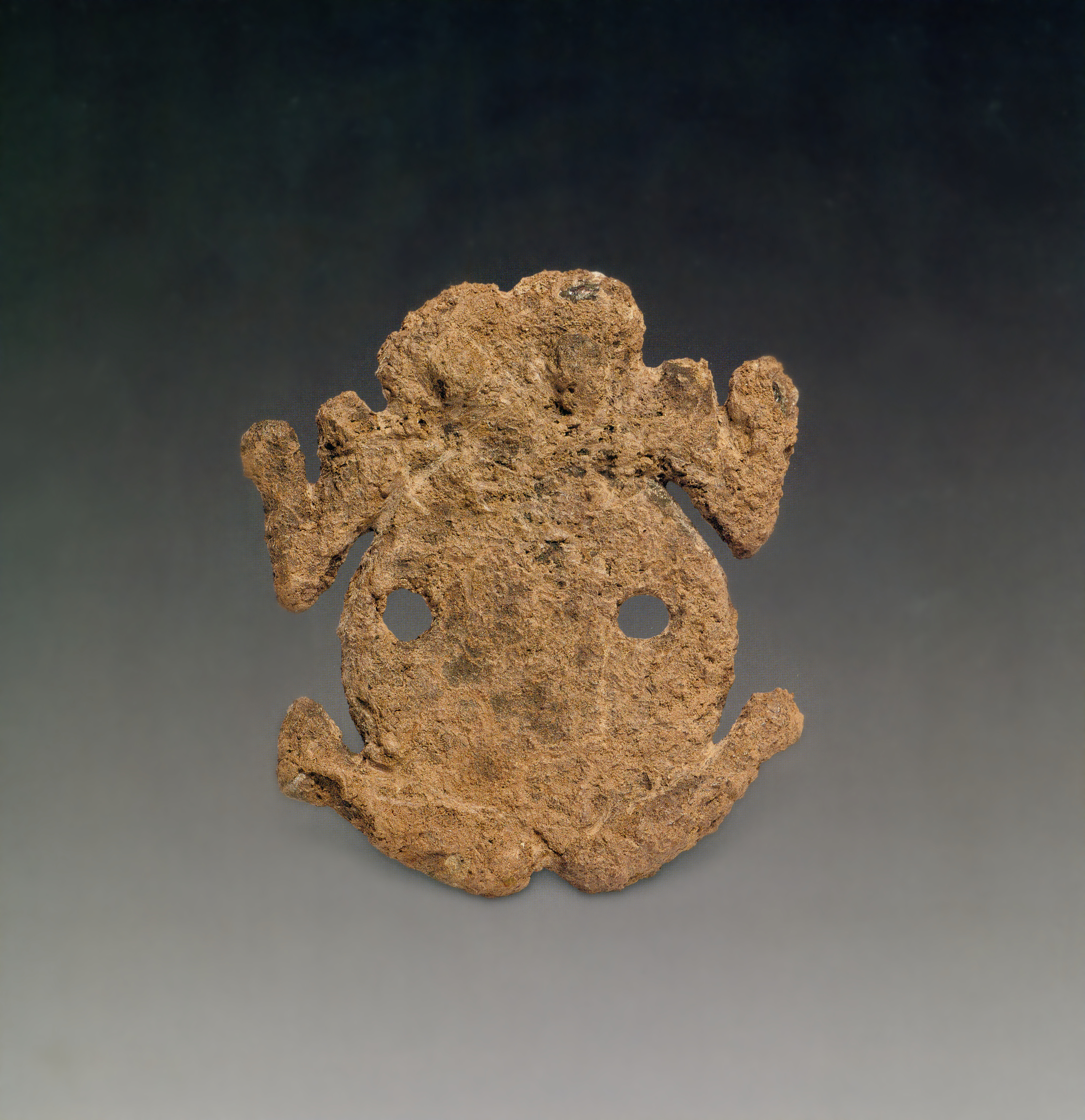 山西襄汾陶寺遗址博物馆藏陶寺文化(公元前2300-前1900年)的 红铜蟾蜍 