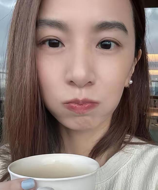 田馥甄曾经凭借《小幸运》火遍大街小巷，本是华语乐坛实力派歌后，是无数人的青春回忆