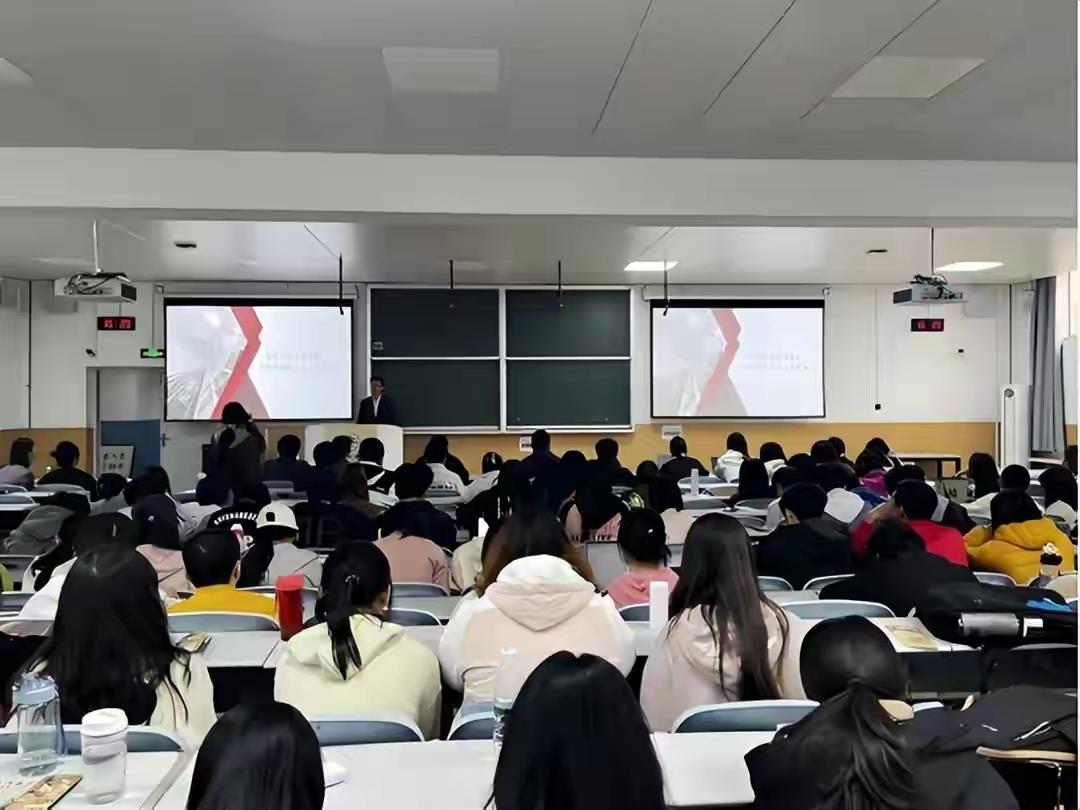 去文凭时代要到来？罗振宇重磅预言：3年内高中生可进大厂拿高薪
你的毕业证书，还在