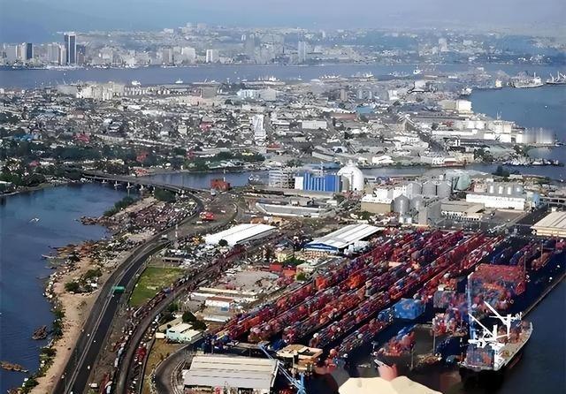 曾撕毁中国数百亿港口合约、转身投入英日怀抱，如今项目烂尾经济受挫、就业崩塌，这个