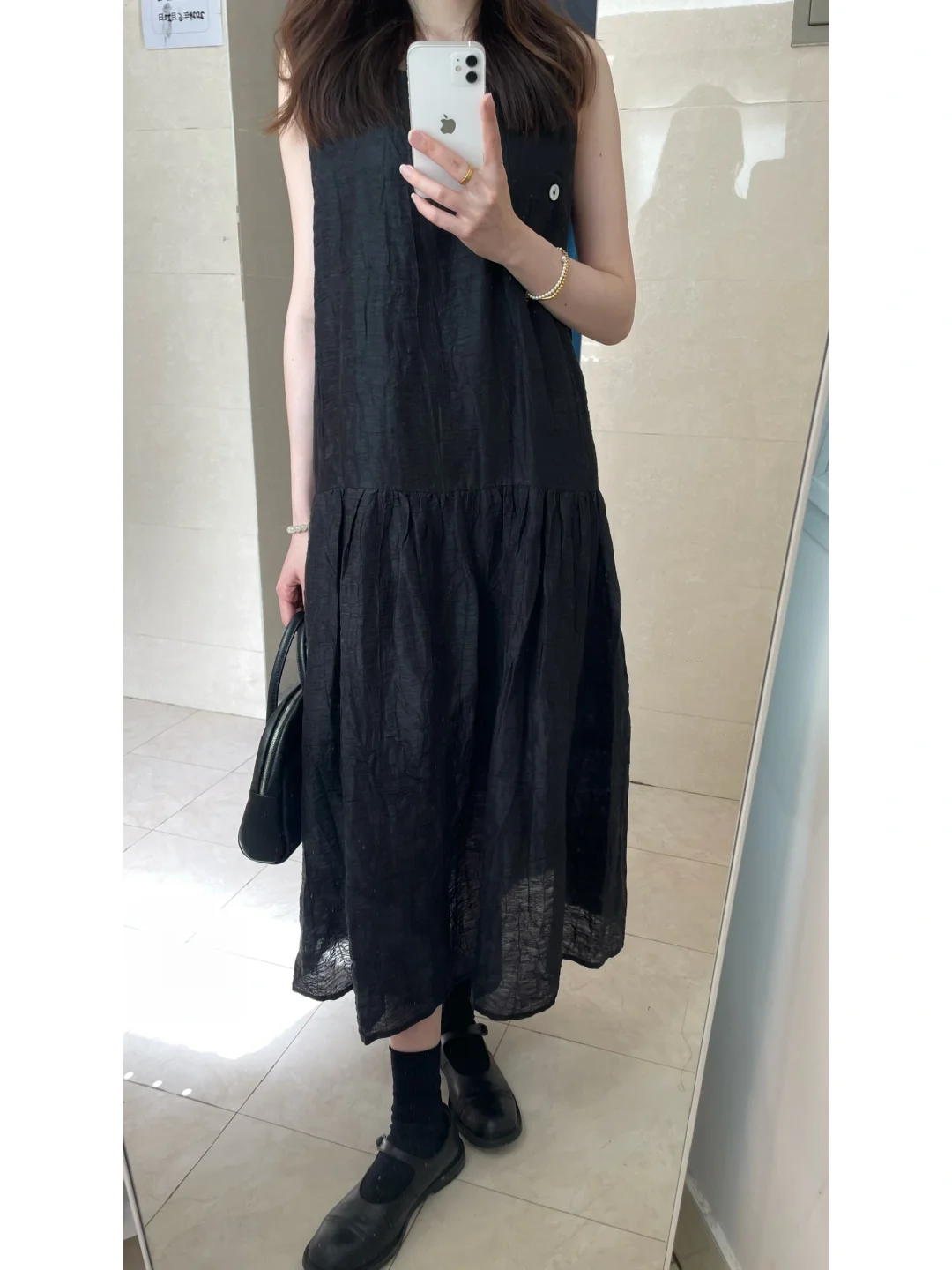 周末穿肌理感小黑裙🚶🏻‍♀️
