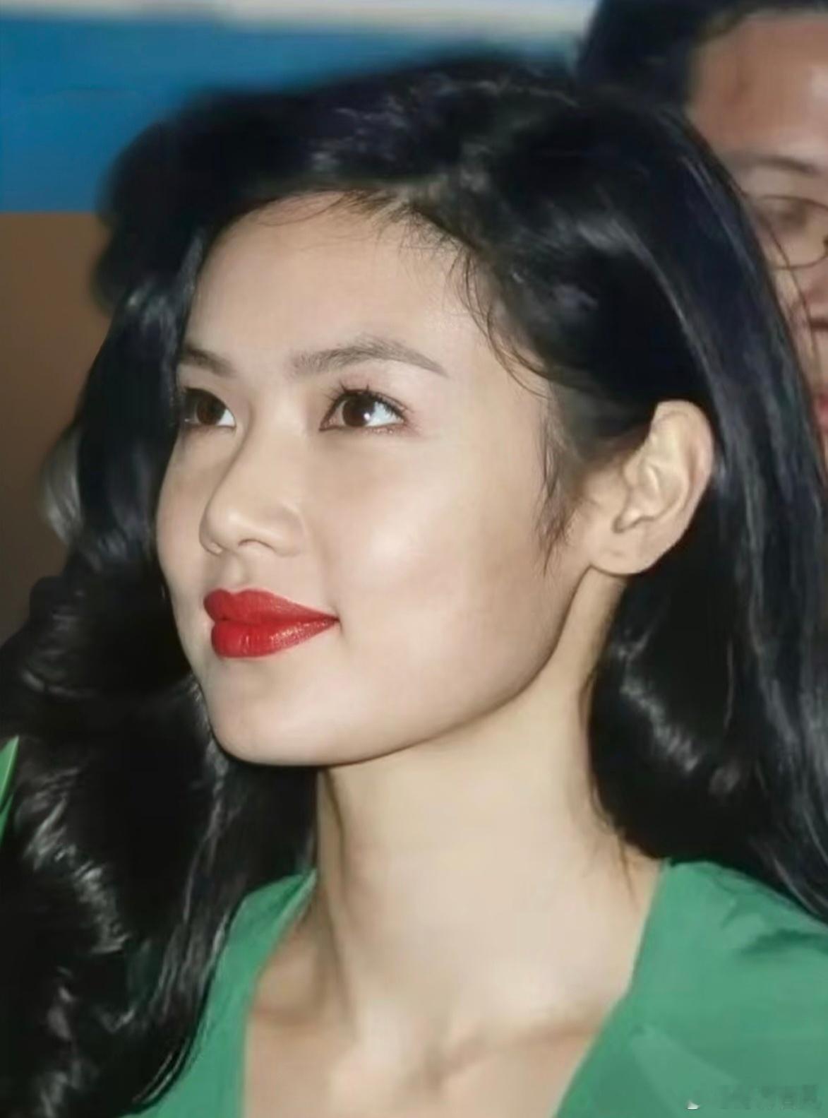 乐基儿：超前审美，自信大胆兼童真的女人味！ 