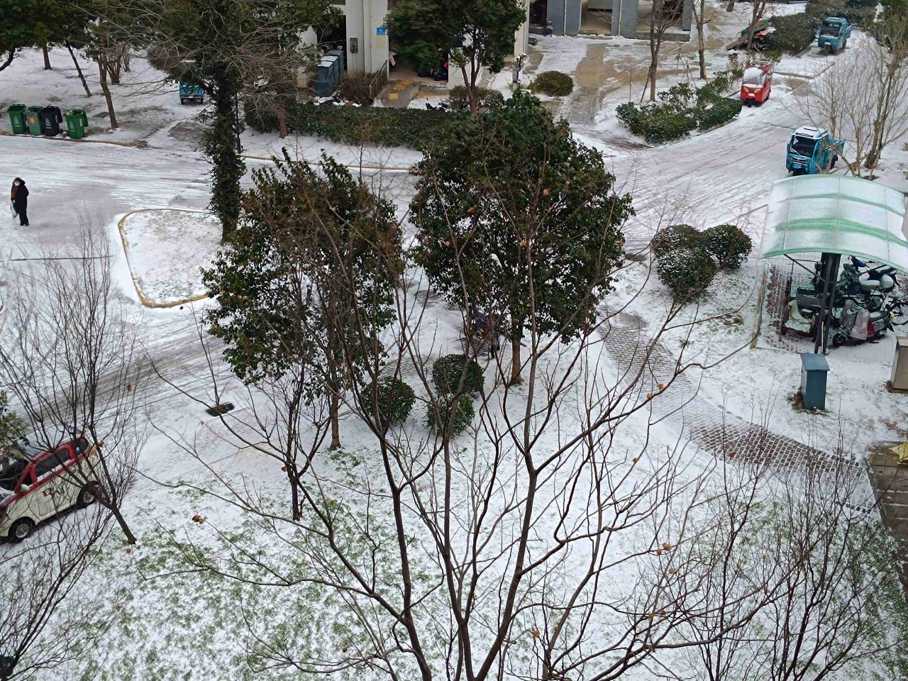 大寒，2026年的第一场雪。
大转暴，暴转中，中转小，
小惊喜...转来转去真转