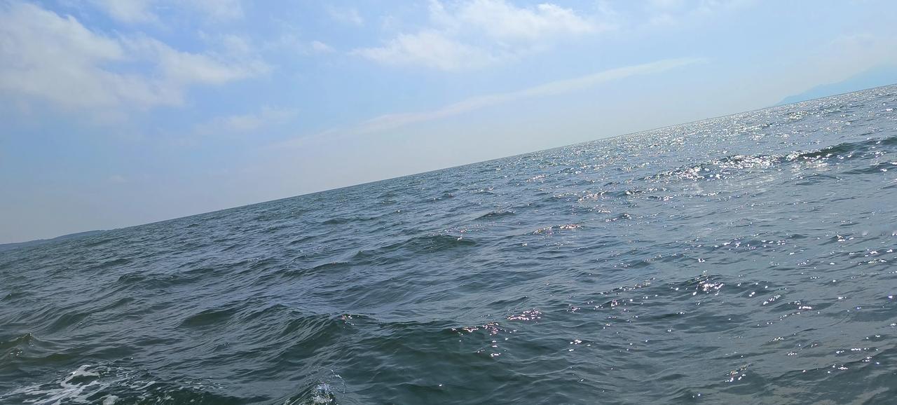 海天一色，波光粼粼，心旷神怡！🌊💙