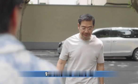 前妻赵娜为外孙女当街怒斥南建龙，句句扎心！“你老年痴呆呢你？”“修养要看对谁，你配吗？” 原配手撕前