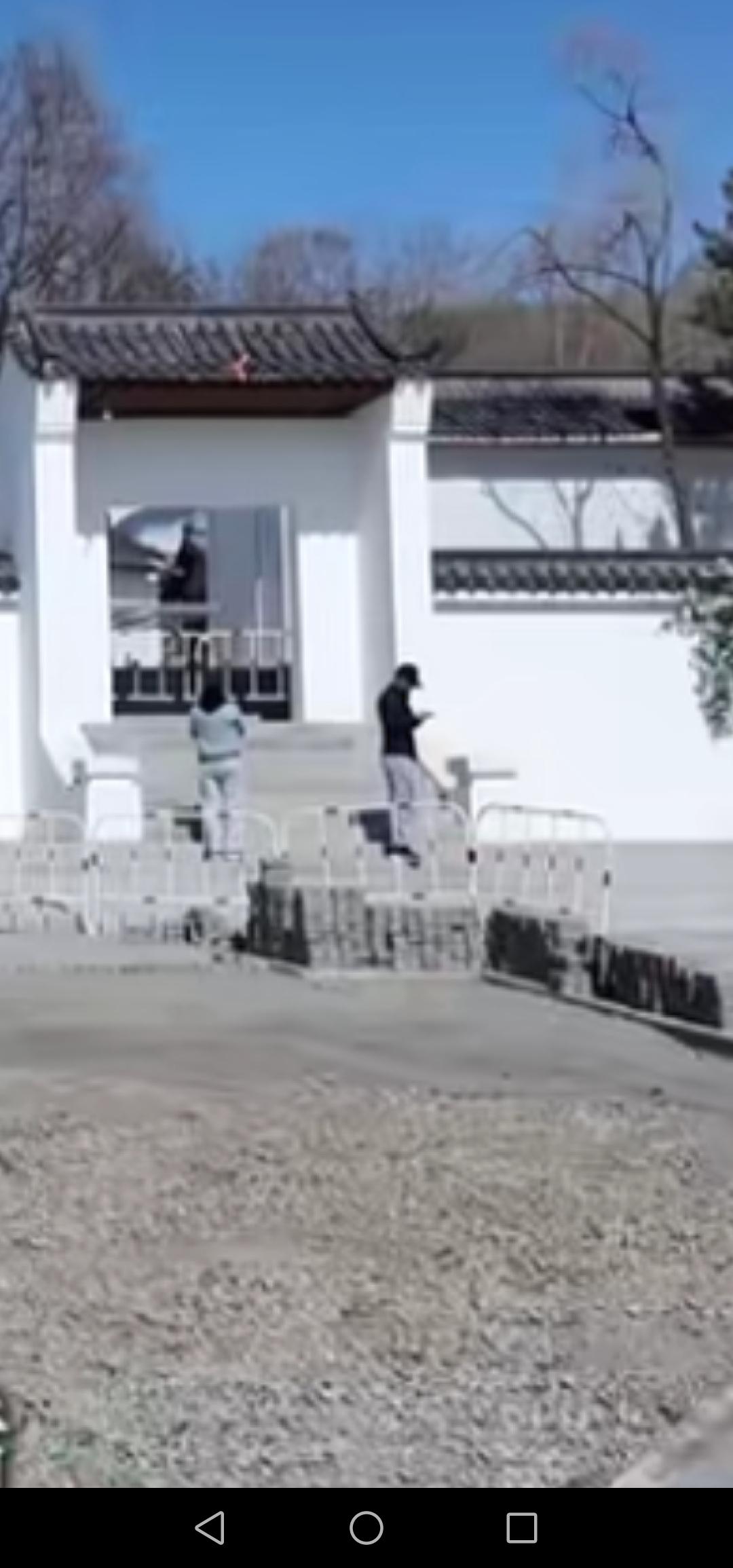 吉林市东大旺山公园休闲广场动工啦，建设得愈发出色了。

吉林市东大旺山公园休闲广