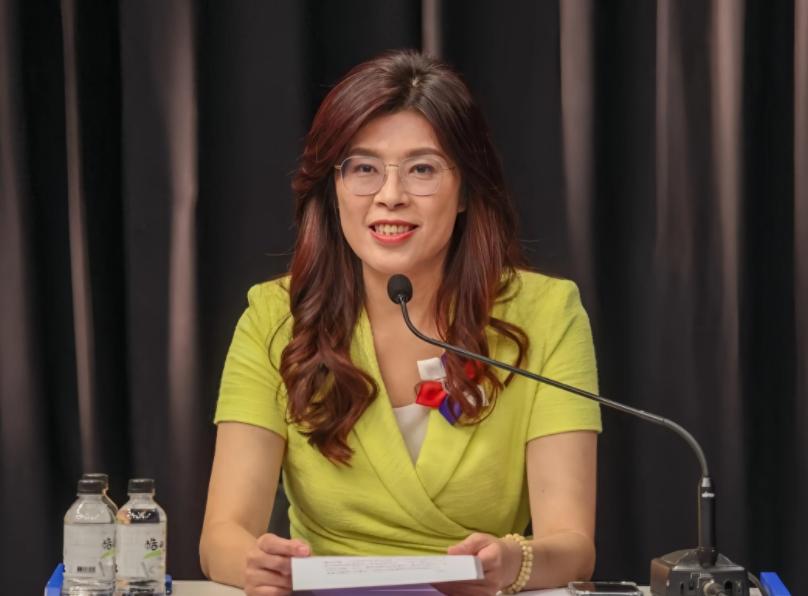 针对“大陆军机绕台”，郑丽文公开表态了！在近期，国民党新主席郑丽文表示，如果未来