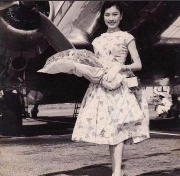 1939 年，孔祥熙 23 岁长子孔令侃，偷偷迎娶了妈妈宋霭龄 40 岁的牌友白