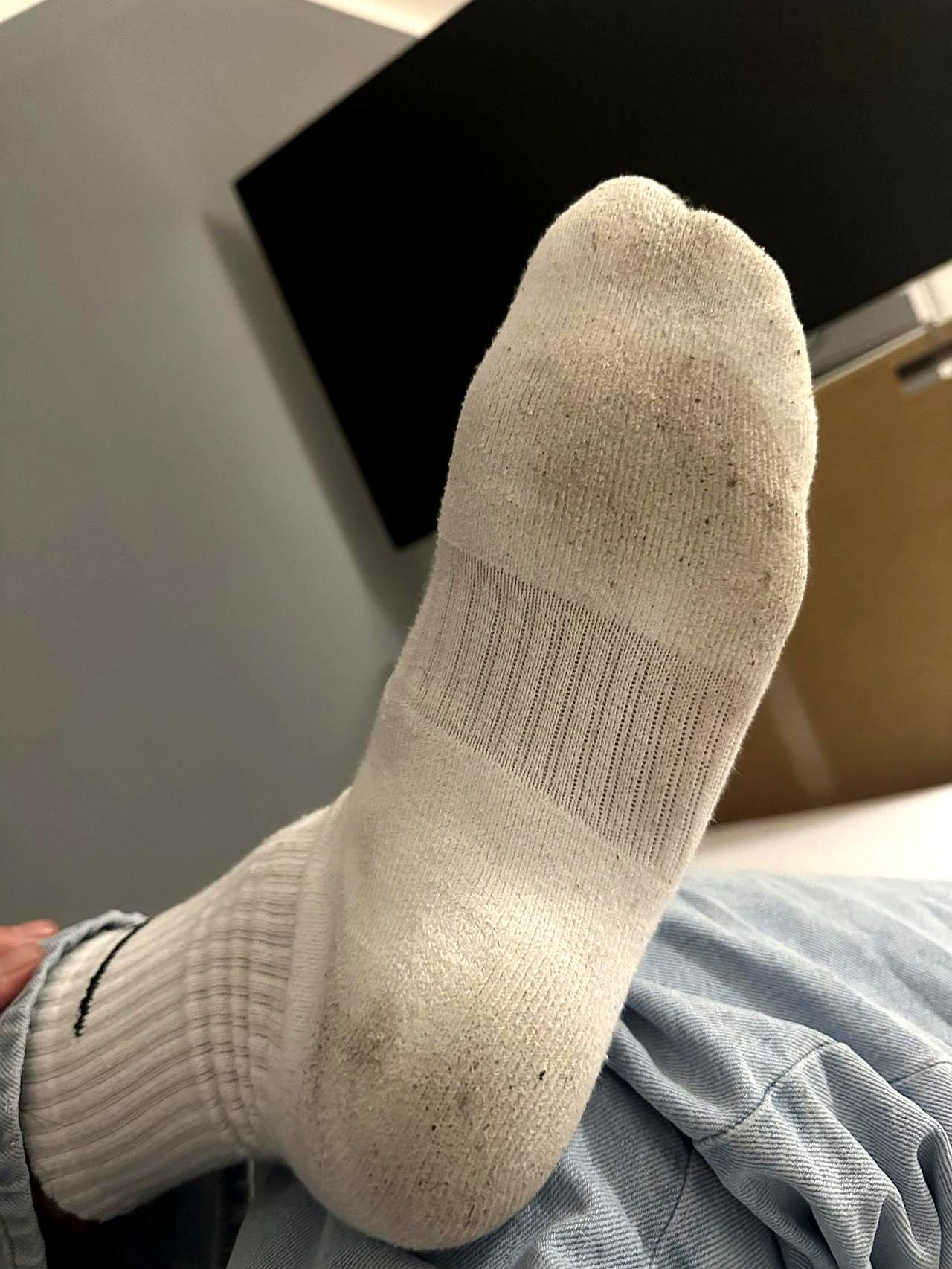 黑皮体育生白袜发臭，点赞破百万
 
有人嫌脏，有人狂刷礼物。一条汗湿白袜的短视频