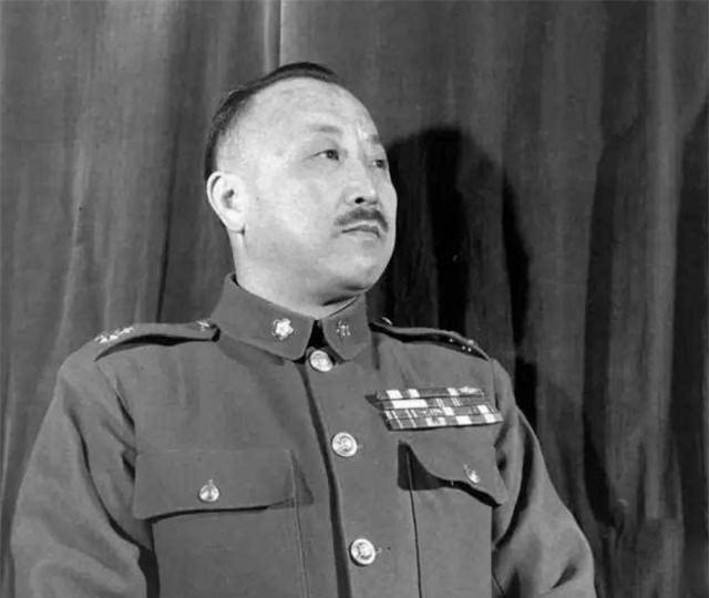 59年卫立煌弥留时，朱德赶到病床前紧握好友的手，久久不肯离去，情谊动人
1938
