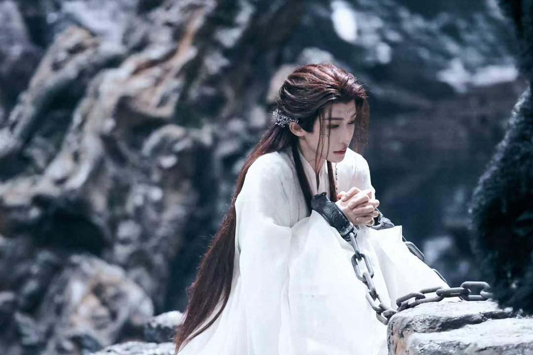 刘宇 没错我就是天地 国风美学具象化！刘宇饰演的天地宛如从画中走来，素衣翩跹仙气