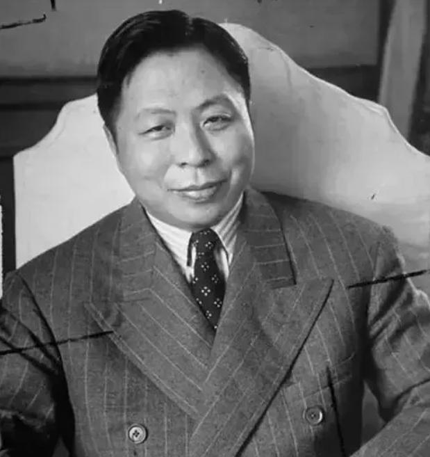 1952年，吴国桢受邀来到蒋介石的生日宴。为表尊重，蒋介石还在第二天派一个司机将