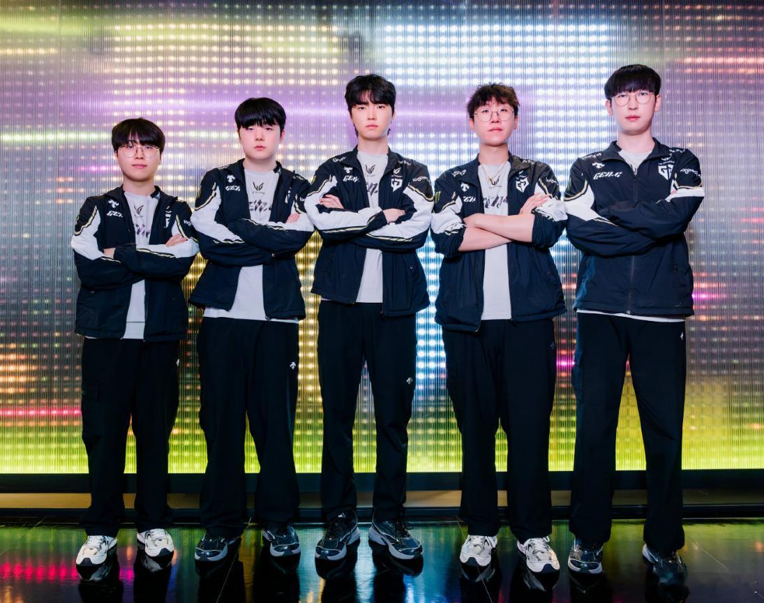 随着KT战胜CFO，LCK提前锁定S15决赛了！！LCK锁定S15决赛GEN将对