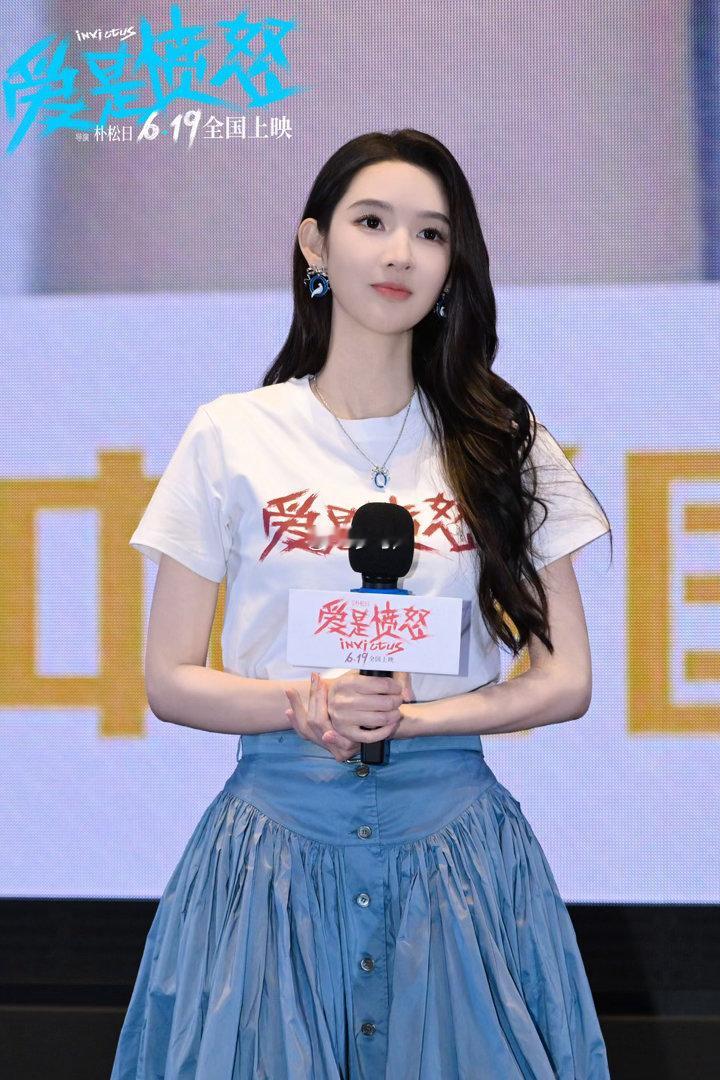 王玉雯别说了王安宇破碎了 王玉雯聊到那场戏的时候，声音低了下去，眼眶也红了。王安