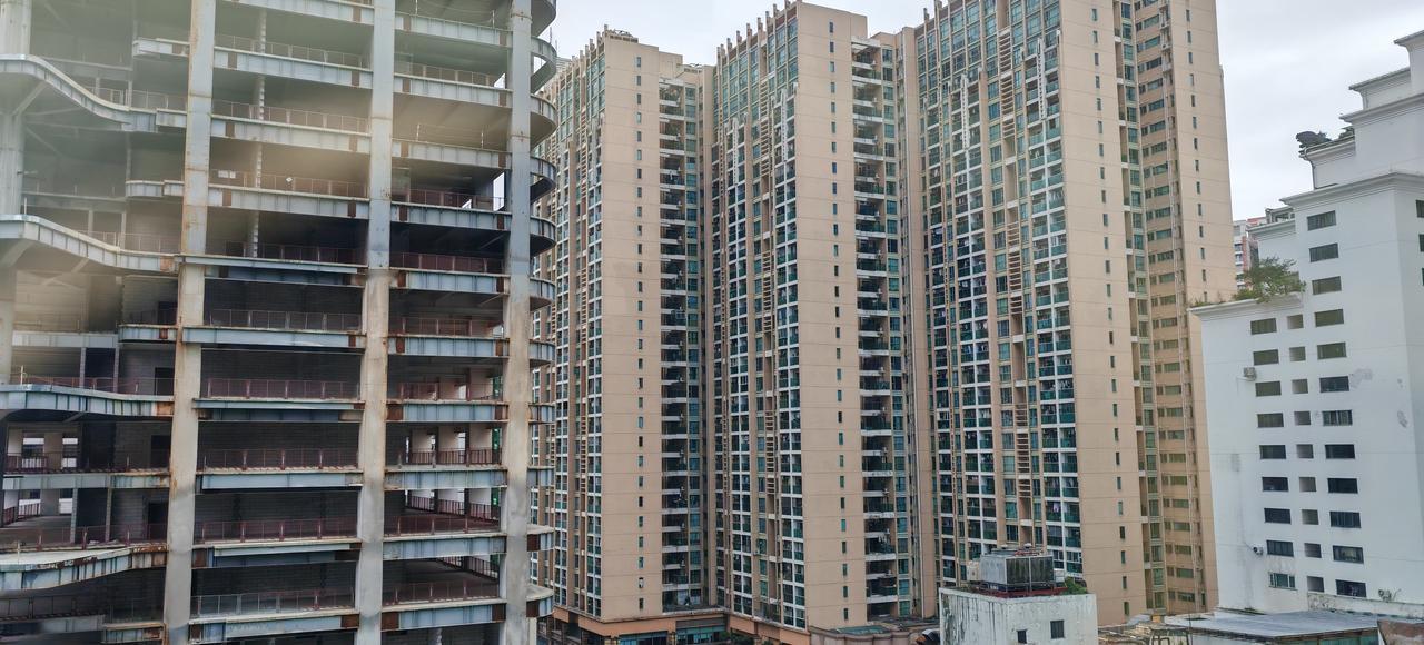 深圳一套豪宅，1504万起拍，3356万成交，溢价123%！
你以为法拍房都是白