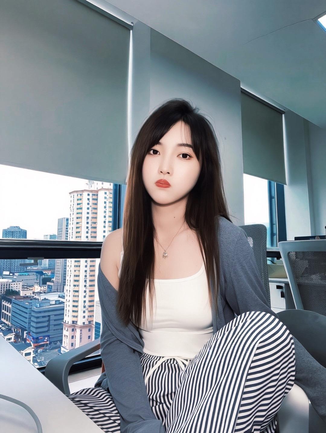 盯着我的时候 是觉得我好看还是好骗