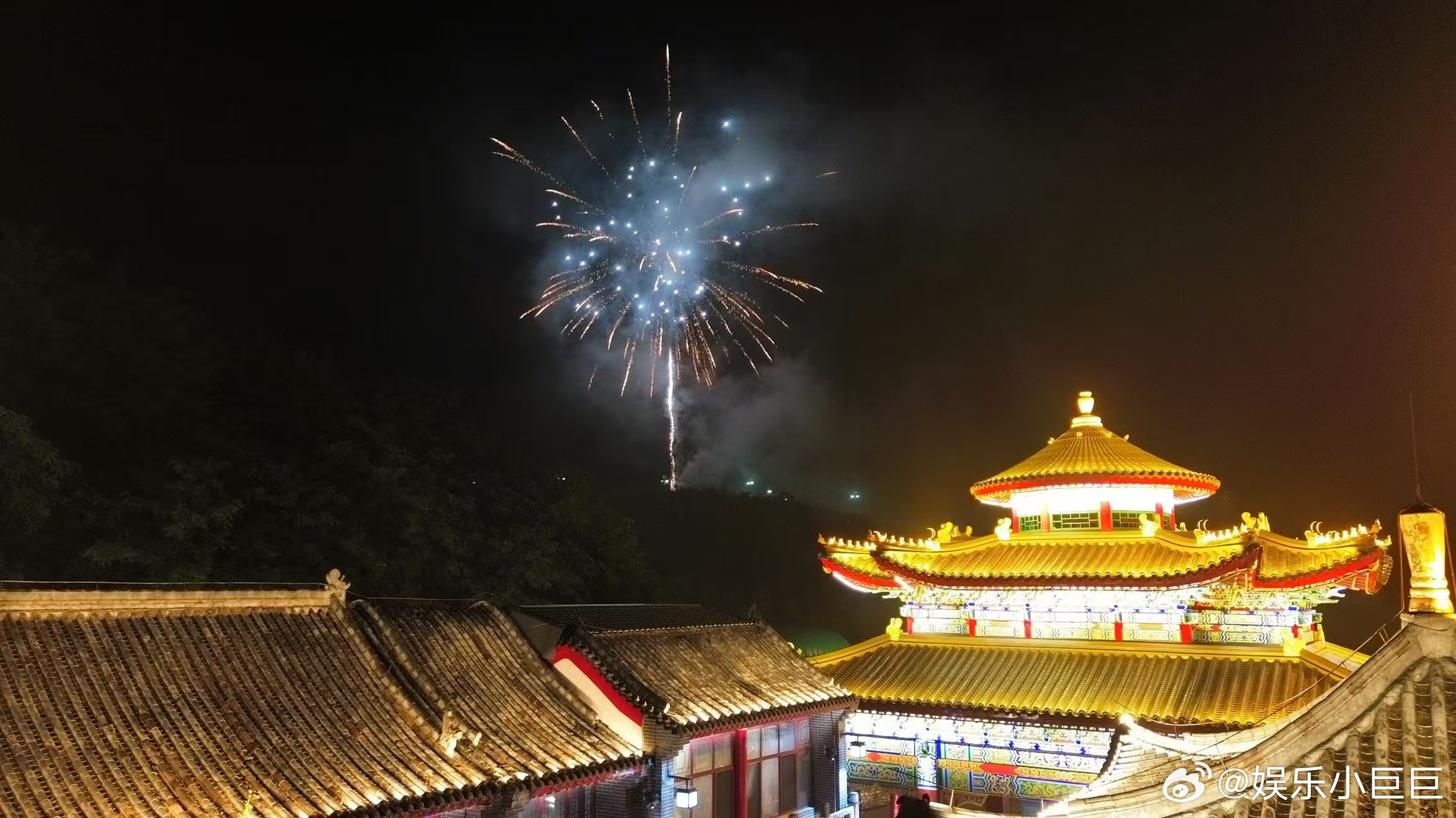 中元节，是与先人的温柔对话。辽宁铁刹山是绝佳的祭拜之地，这里的磁场仿佛能让思念跨
