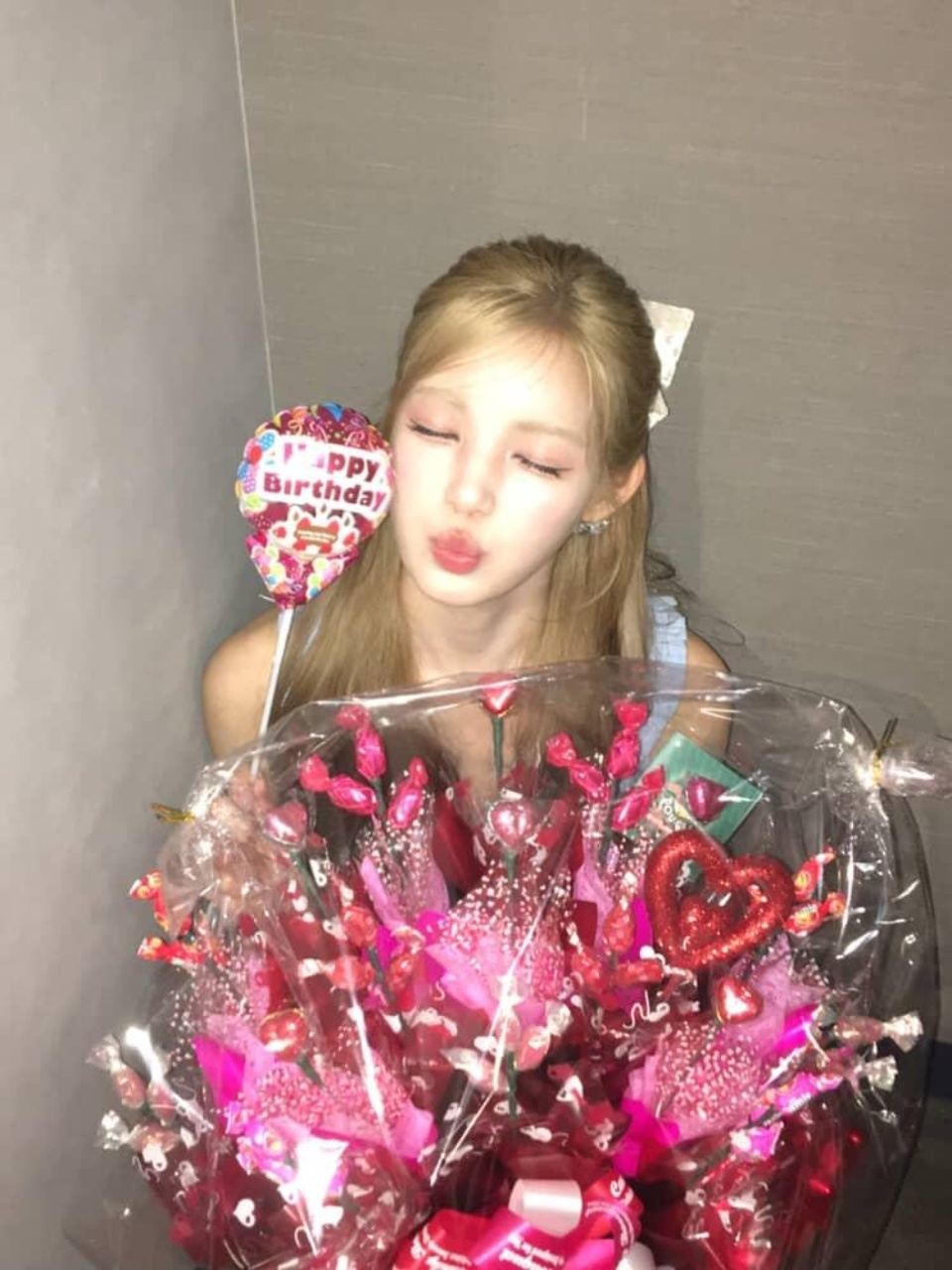 260412 wvsS2U们~~~谢谢大家今天祝贺我的生日💖💖那些S2U们给