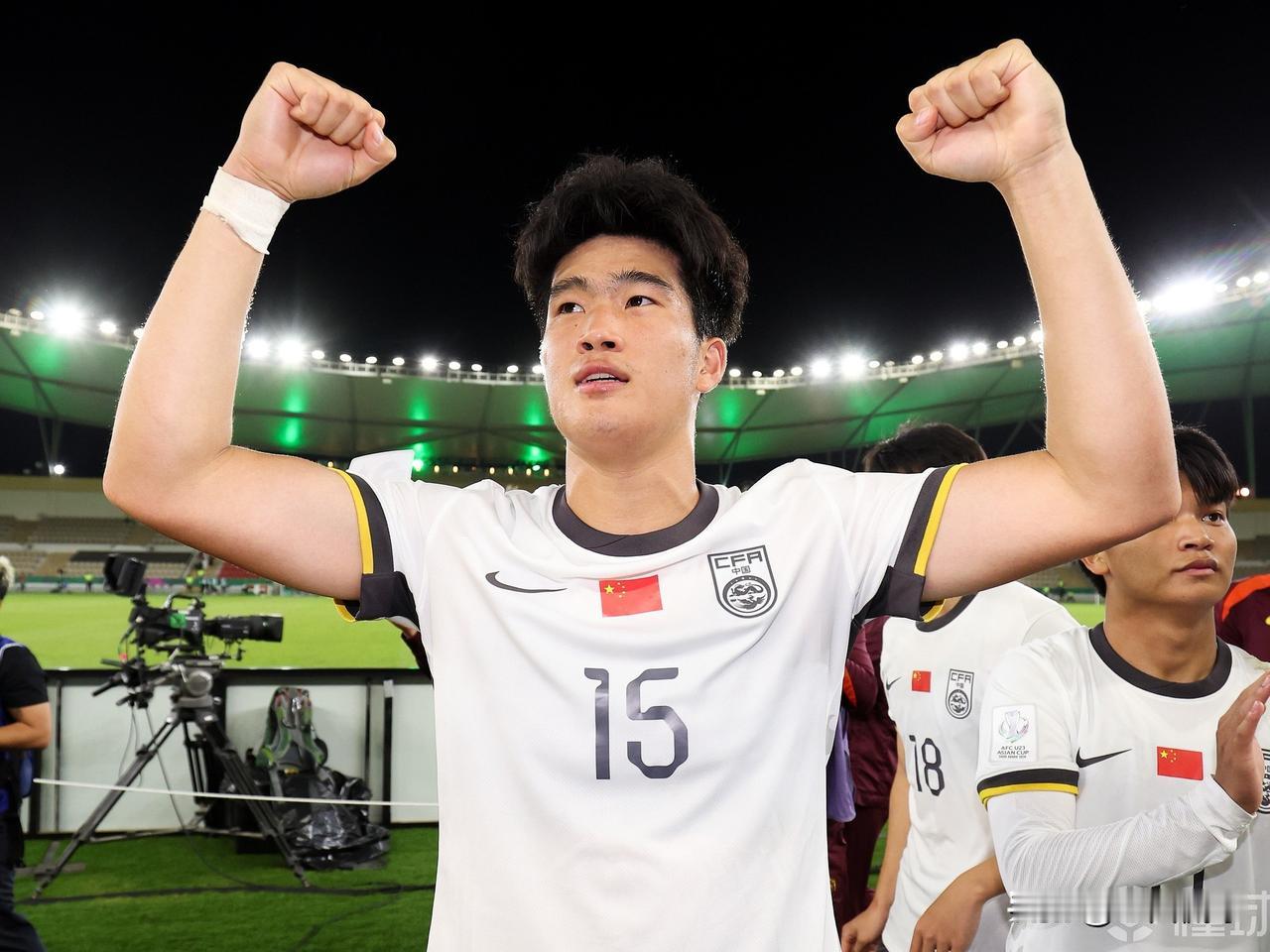 山东泰山彭啸续约至2030年底…山东泰山官方宣布：与U23国脚彭啸续约至2030