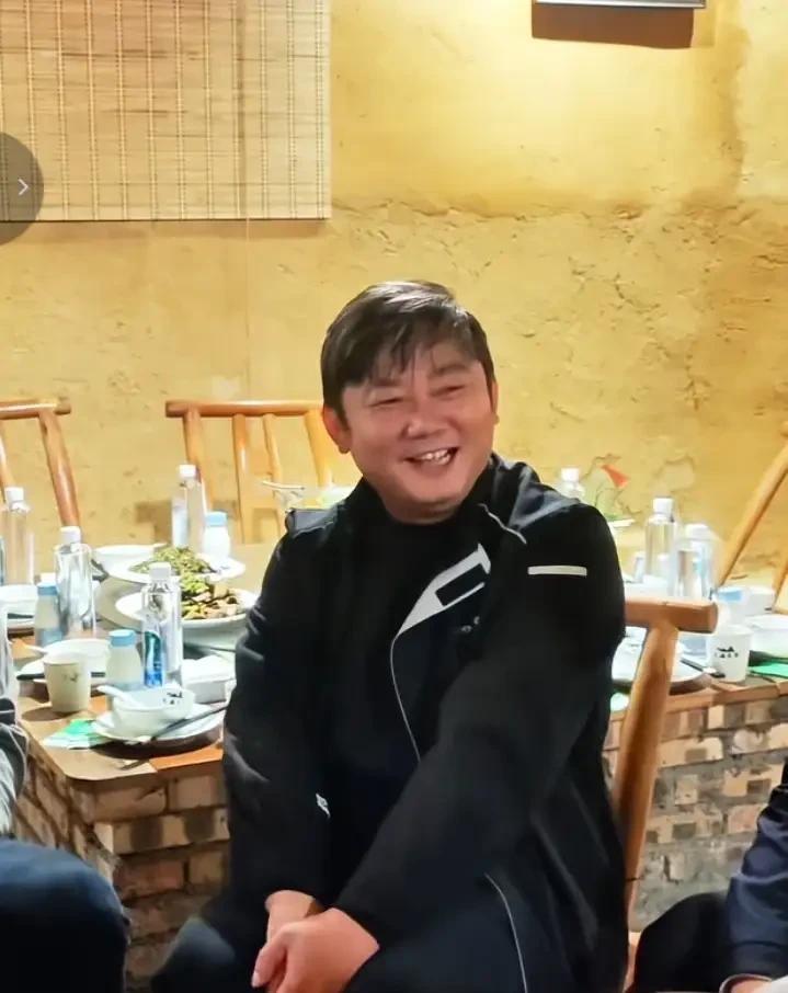 一千多万的订单白纸黑字堆在仓库里，发不出去。这不是哪个大老板的烂账，是麻阳红糖眼