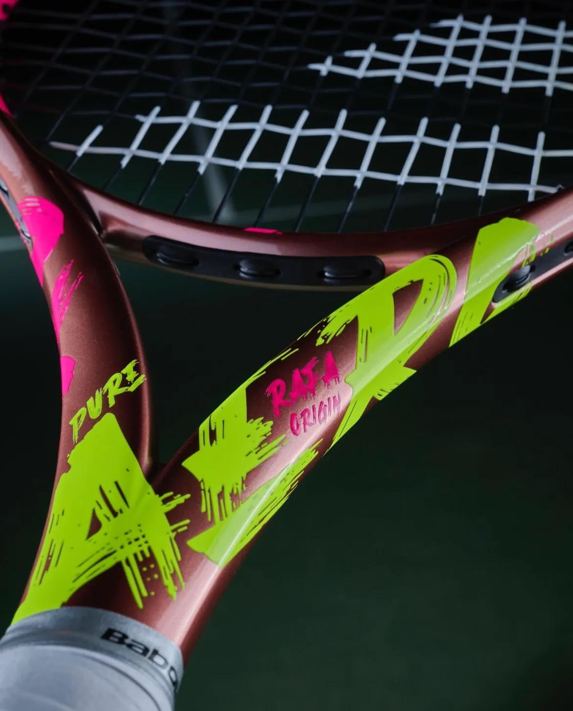 纳达尔的球拍赞助商百保力出了一款纪念版球拍，致敬退役的纳达尔。数量只有92把，呼