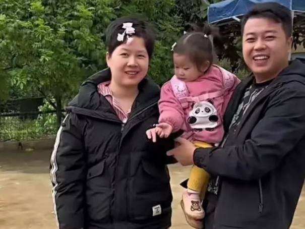 广西小伙知道女友患癌女友却依然求婚，三年后，妻子病情严重昏迷不醒，女方家人都想放