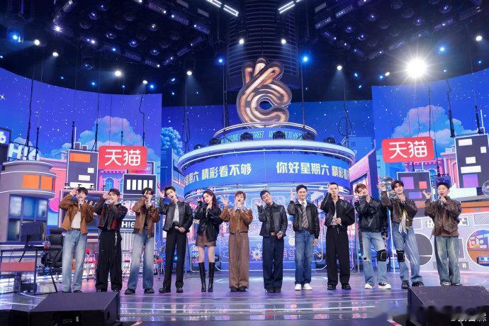 陈小春张智霖李承铉hi6兄弟合体你好星期六张智霖[超话]他们的扫腿舞绝对是年度名