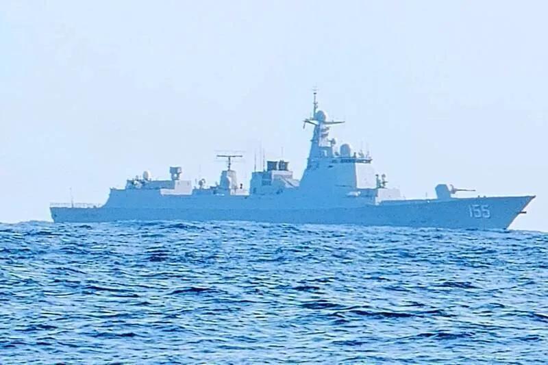 8月12日，岛内“军迷”在无线电公共频道里记录到一段对话：一艘解放军军舰在台岛2