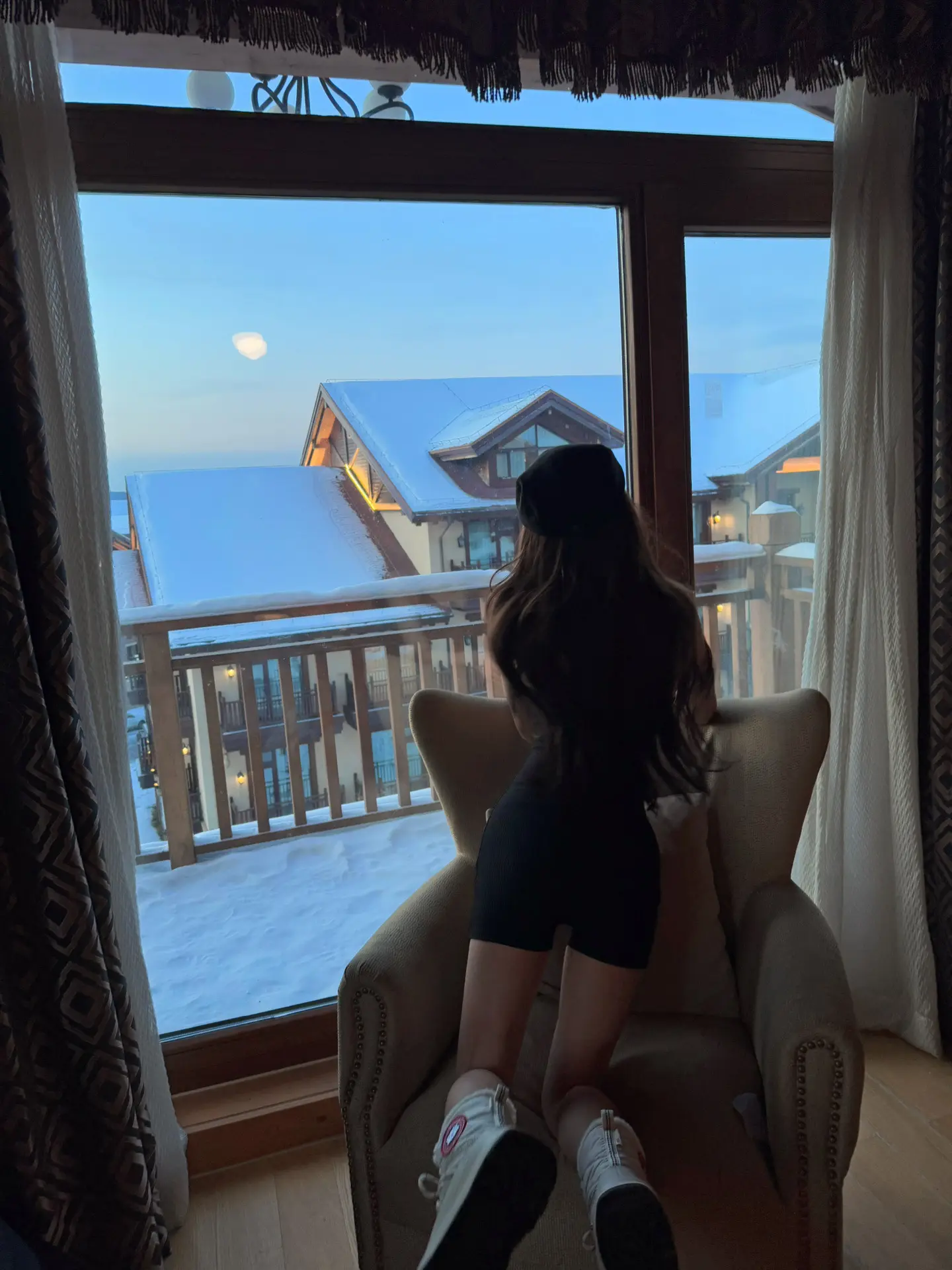 这个世界风雨交加 爱只是其中一种天气