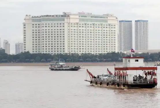 泰国突然要把和柬埔寨签了25年的那份海域备忘录给废了，更让人无语的是泰国总理还说