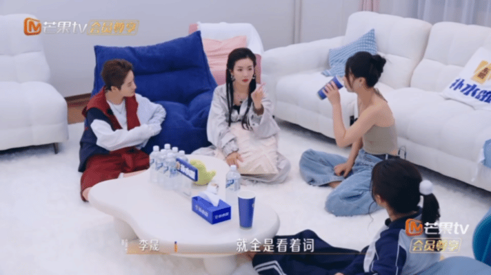 李晟聊北漂经历李晟的北漂往事好心疼啊！[泪]早年做播报没感情像“人机”，迷茫到崩
