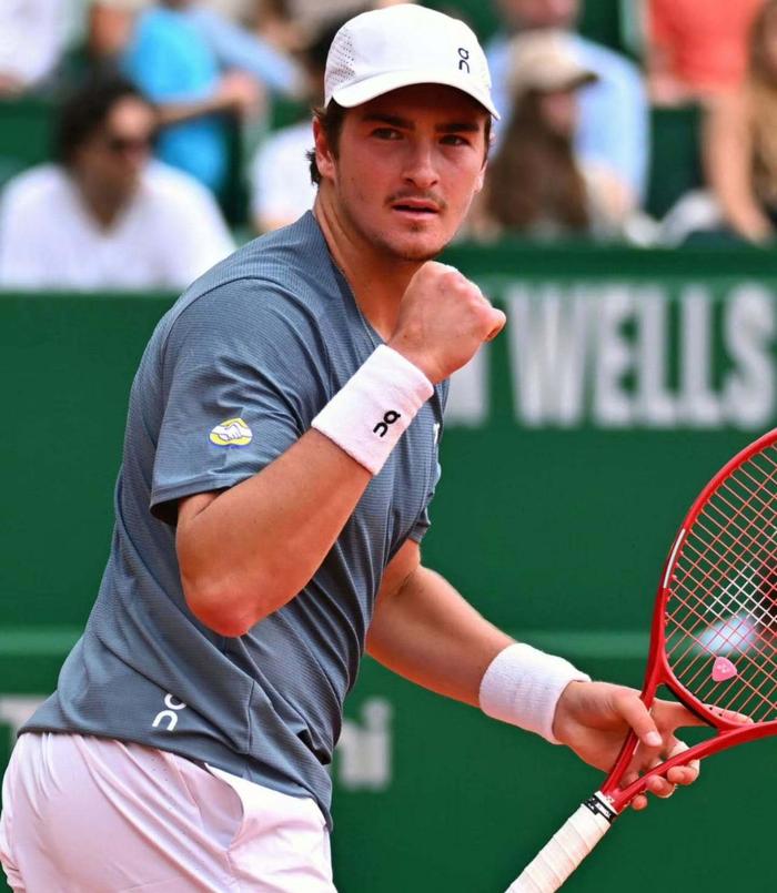 新生代丰塞卡与表哥林德克内希ATP慕尼黑站第二轮比赛时刻
        北京时