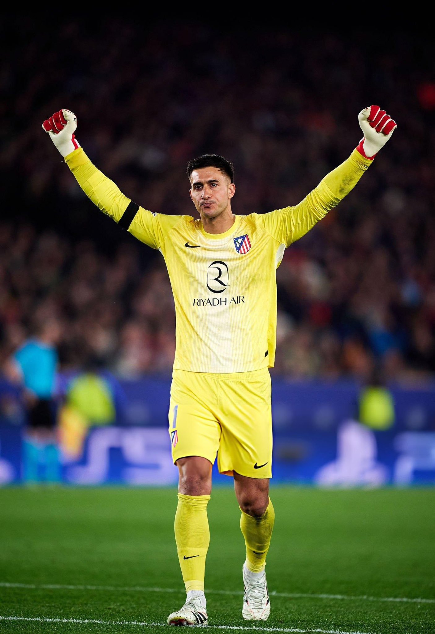 🧤本赛季，马竞首次在欧冠联赛 中零封对手。今晚之前，他们在12场比赛中丢了24