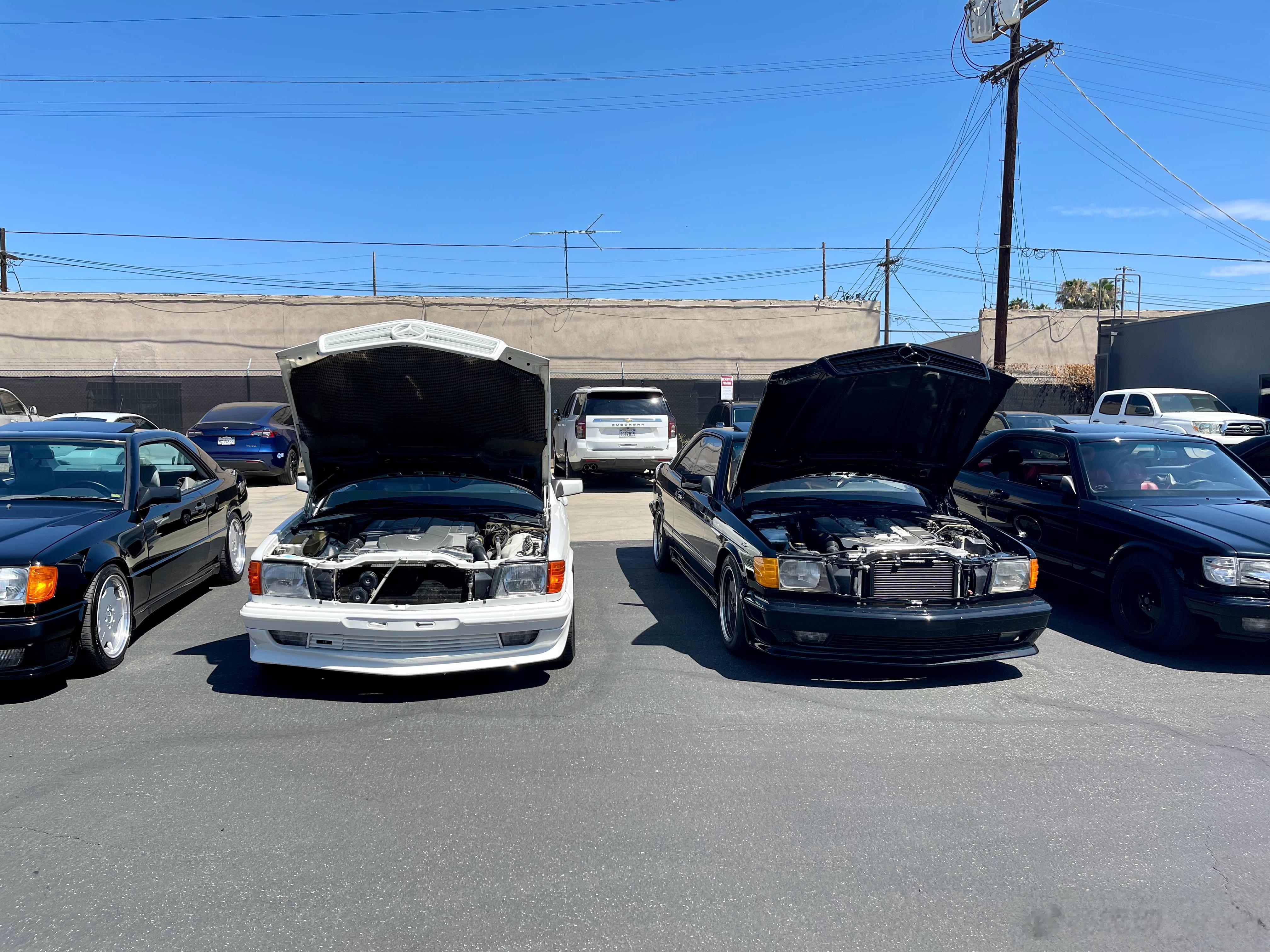 #shen车视界# 在LA见到的新玩法，换了现代AMG发动机的老奔驰，有点意思[