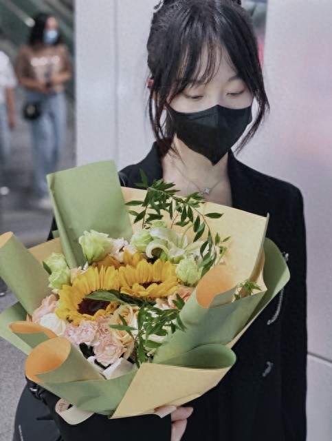 井柏然 × 孙千：成年人的极致暧昧，克制又上头