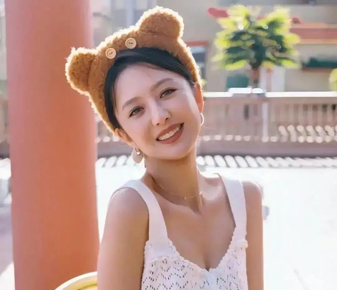 微信改名第3天，老板把我拉黑
 
佟丽娅把昵称从雪莲辣椒丝换成新疆小老窖，王耀庆