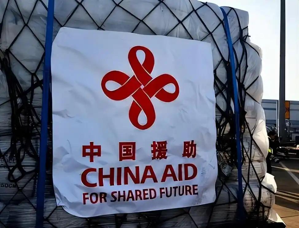 这一次，中国还会不会对菲律宾施以援手？
 
菲律宾棉兰老岛附近，8.2级强震。海
