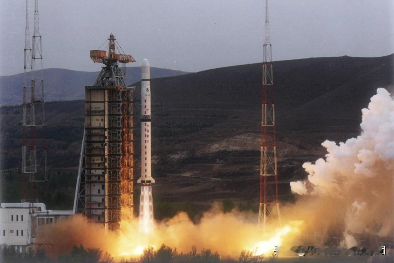 中国航天史上的今天【2002年5月15日长四乙火箭成功发射风云一号D星和海洋一号