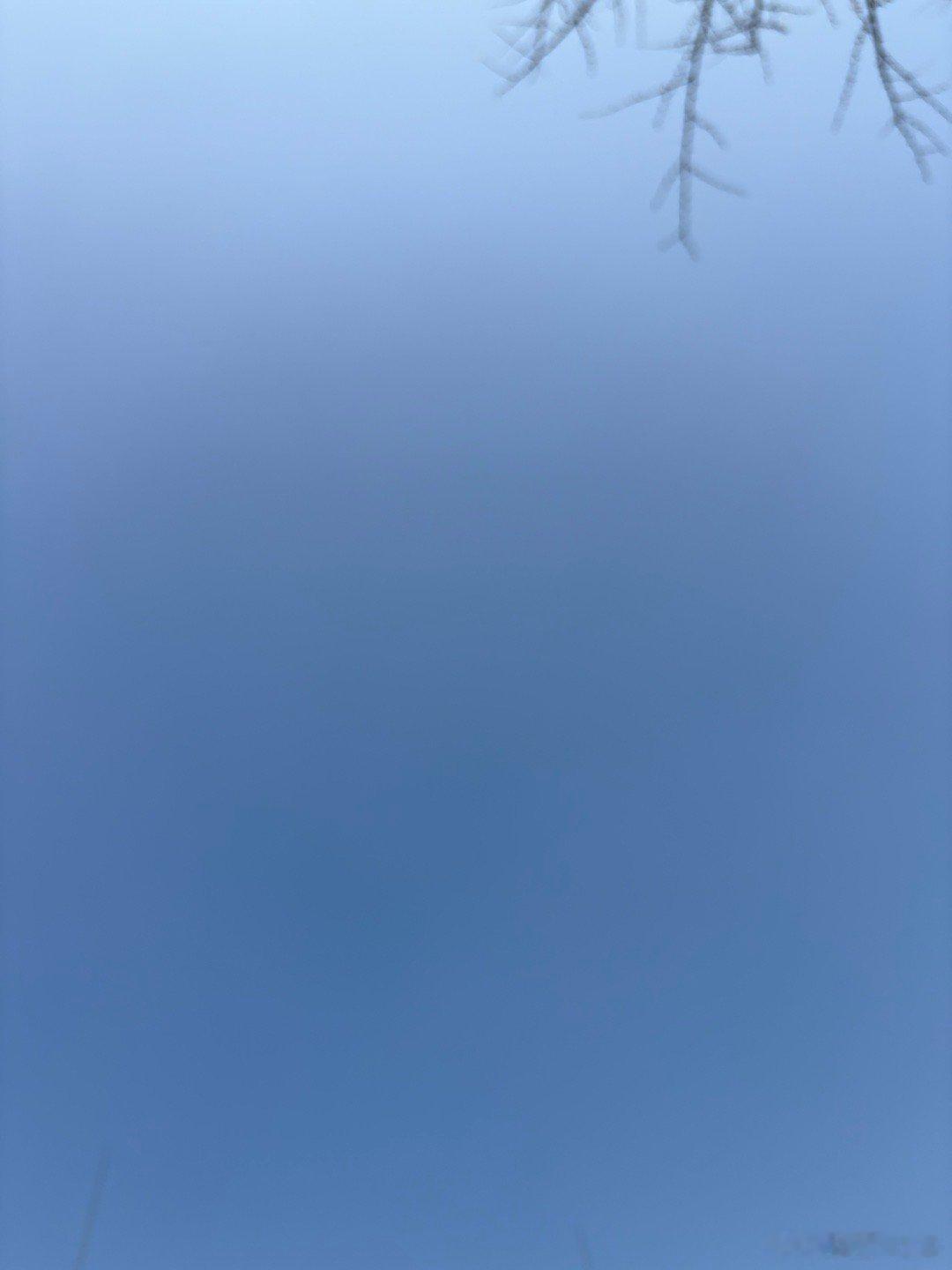 明天周四，股市大盘可能会震仓一下。 